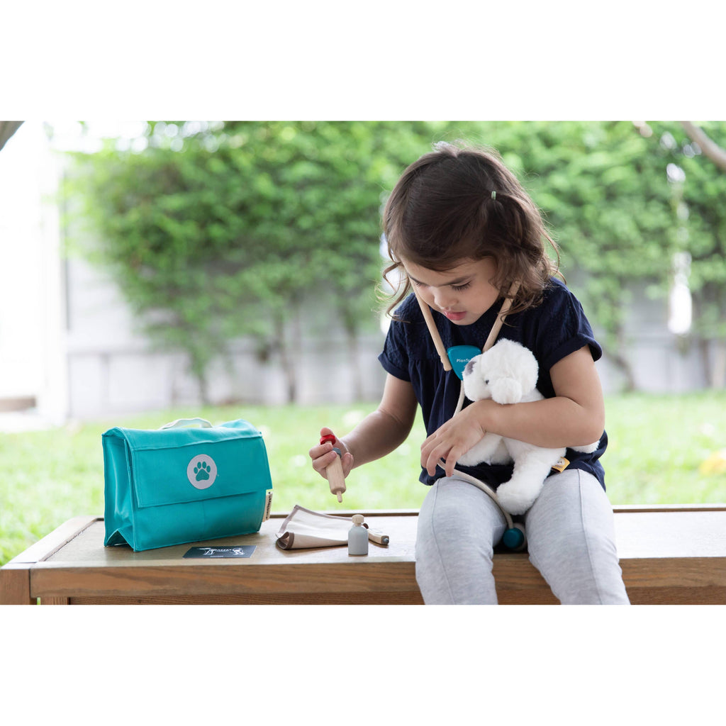 PlanToys - Vet Toy Set-PlanToys-treehaus